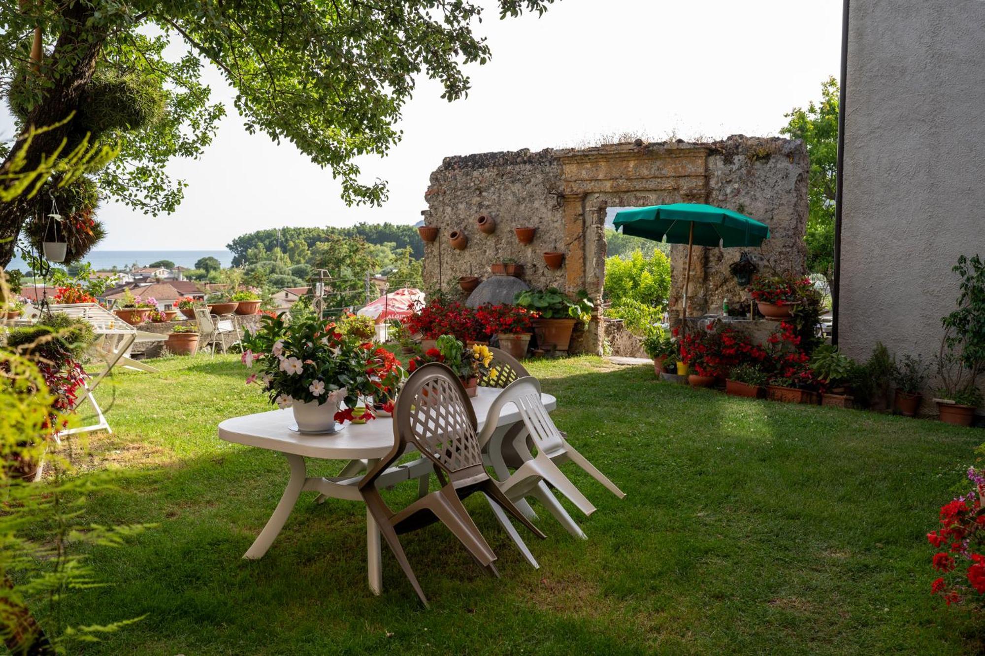 Maison De Curtis Bed & Breakfast Policastro Bussentino Exterior photo