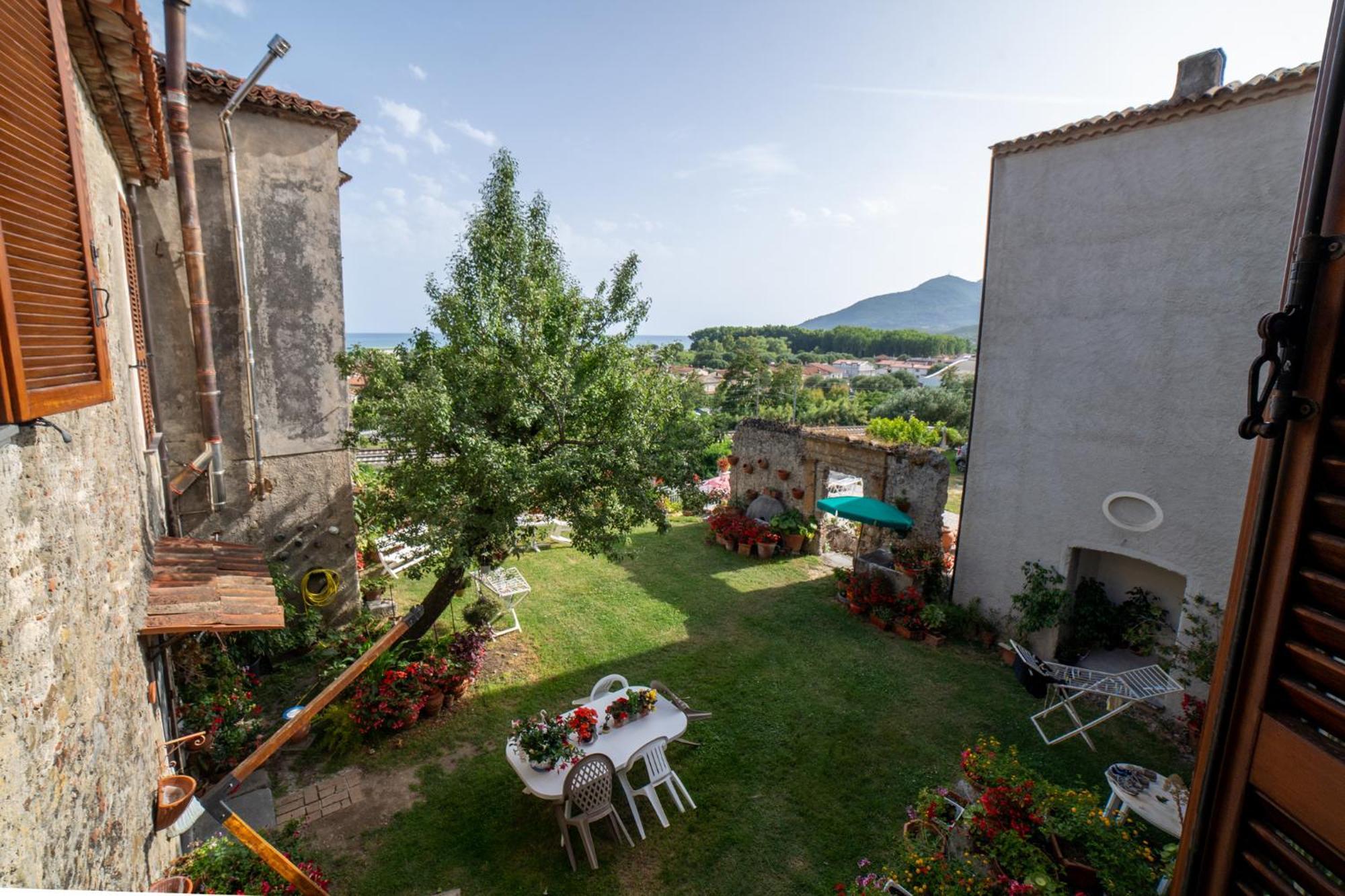 Maison De Curtis Bed & Breakfast Policastro Bussentino Exterior photo